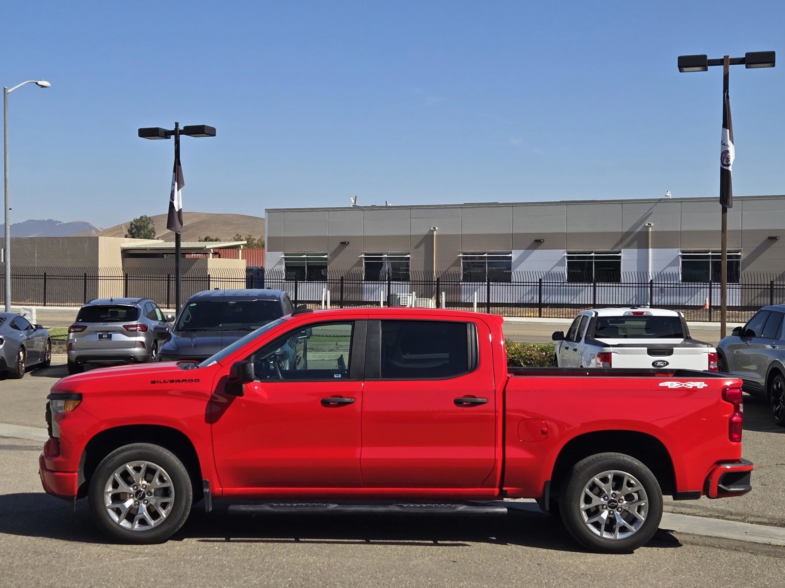 2023 Chevrolet Silverado 1500 Custom photo 7