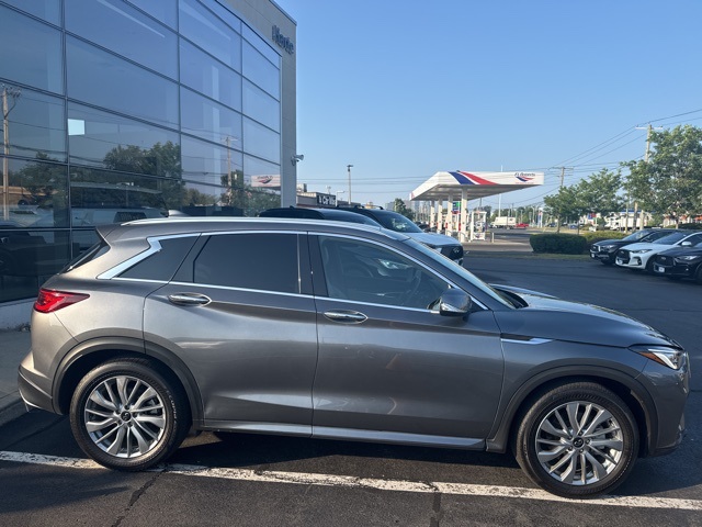 2024 Infiniti QX50 Luxe photo 2