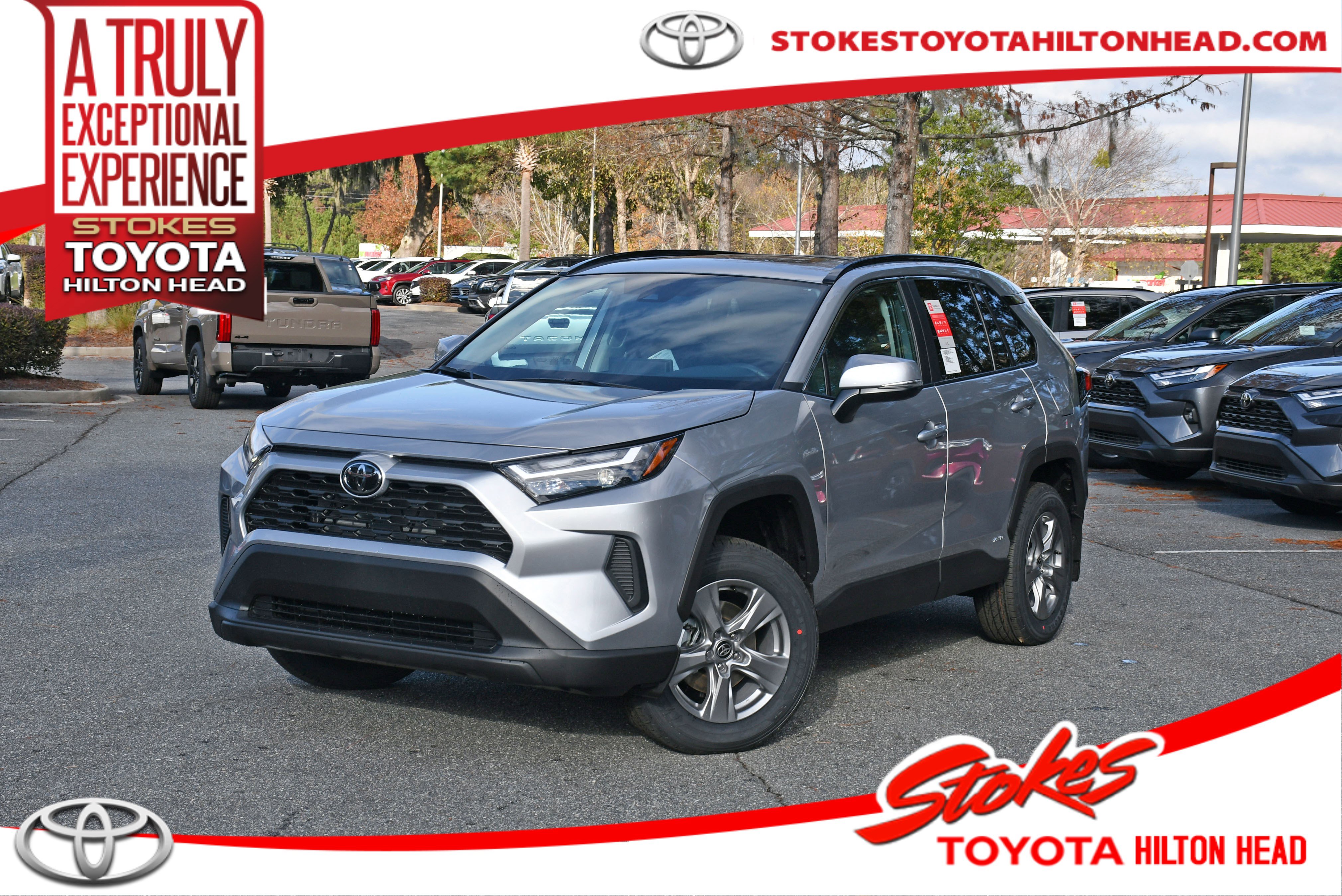 2025 Toyota RAV4 XLE's photo