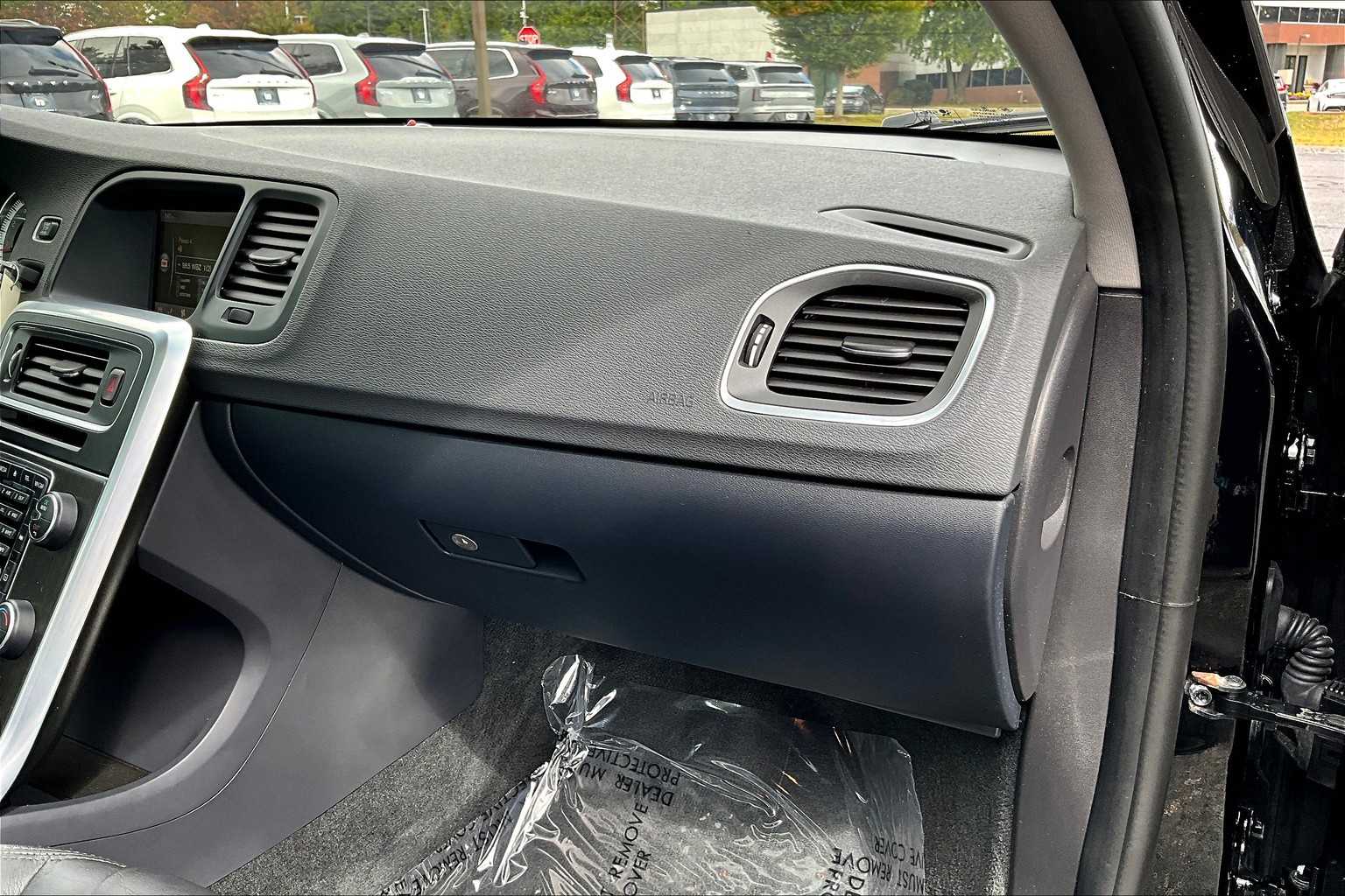 2013 Volvo S60 T5 Premier photo 16