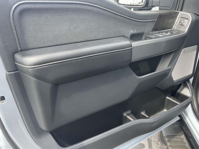 2024 Ford F-250 Lariat photo 18