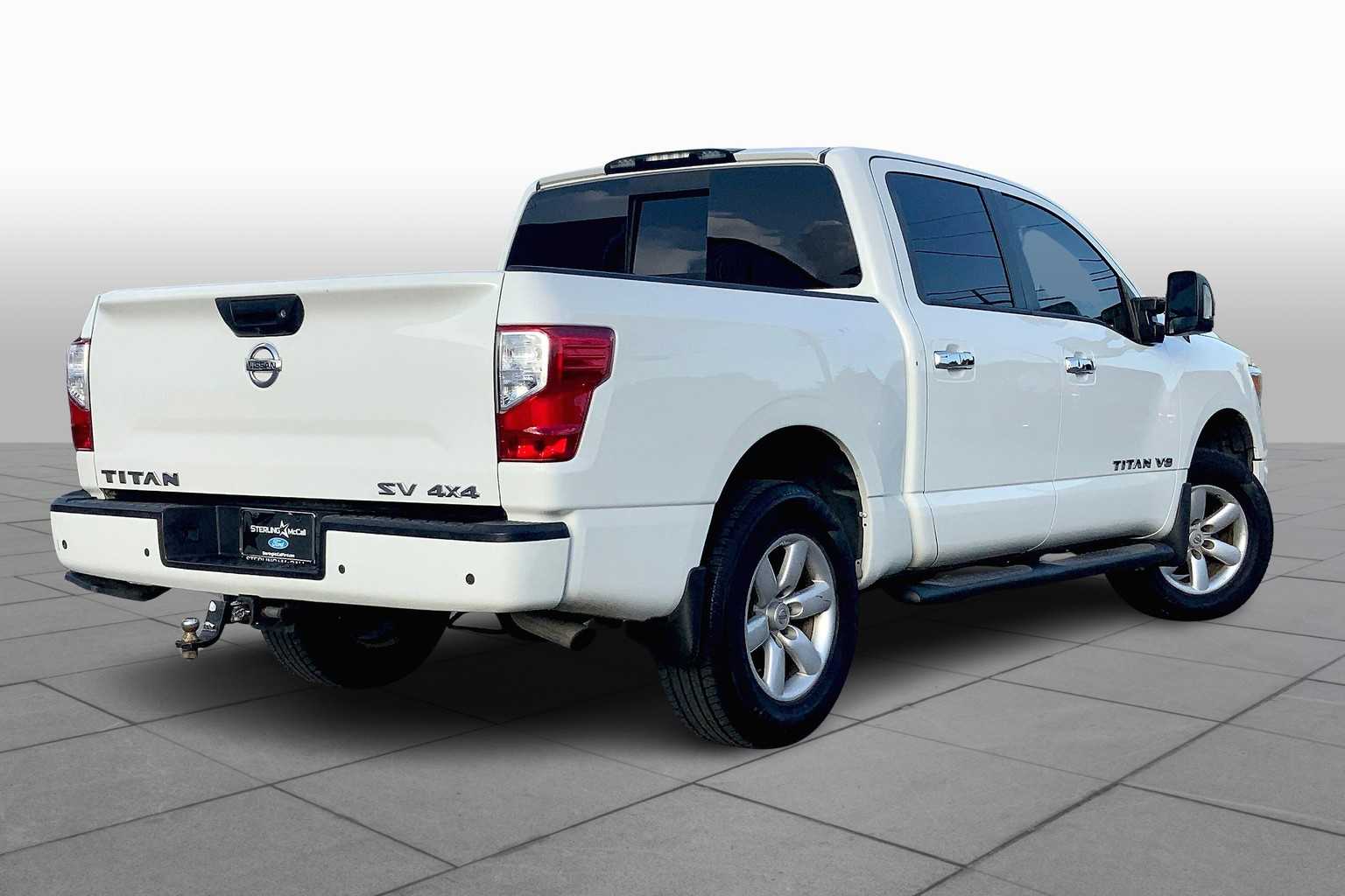 2020 Nissan Titan SV photo 8