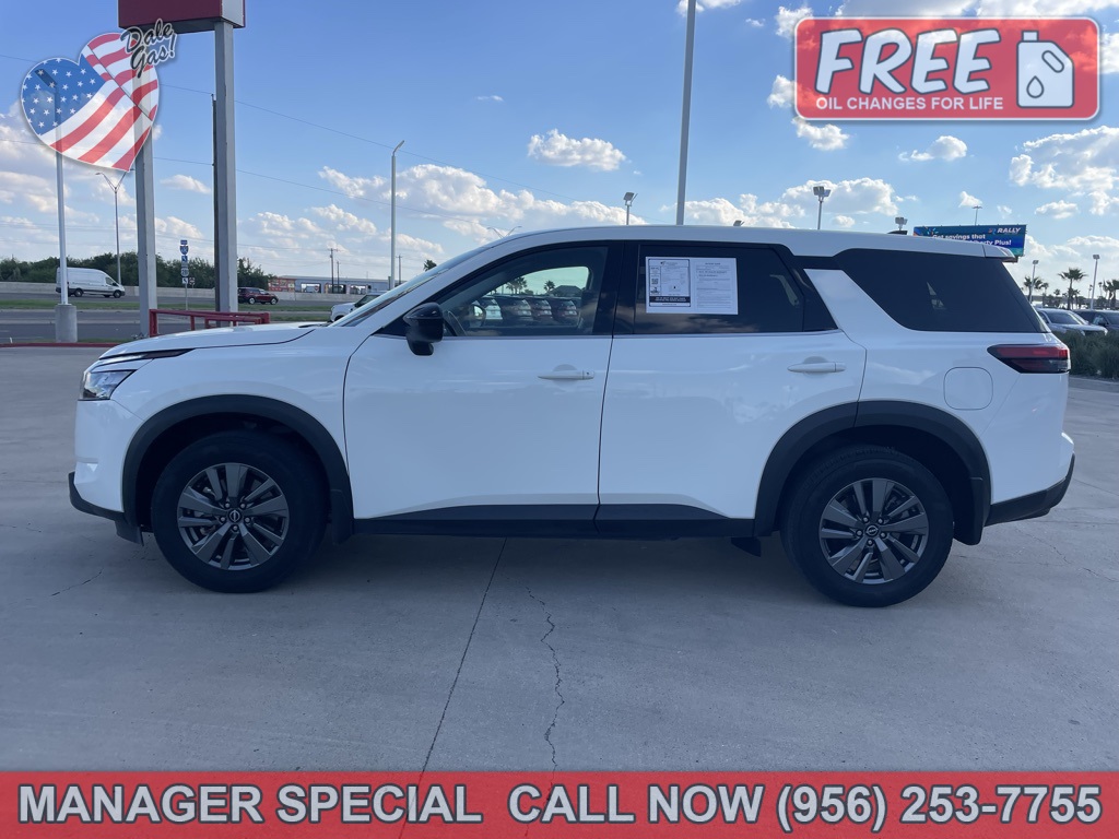 2024 Nissan Pathfinder S photo 2