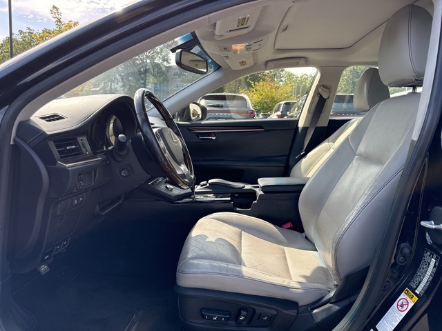 2015 Lexus ES 350 photo 6