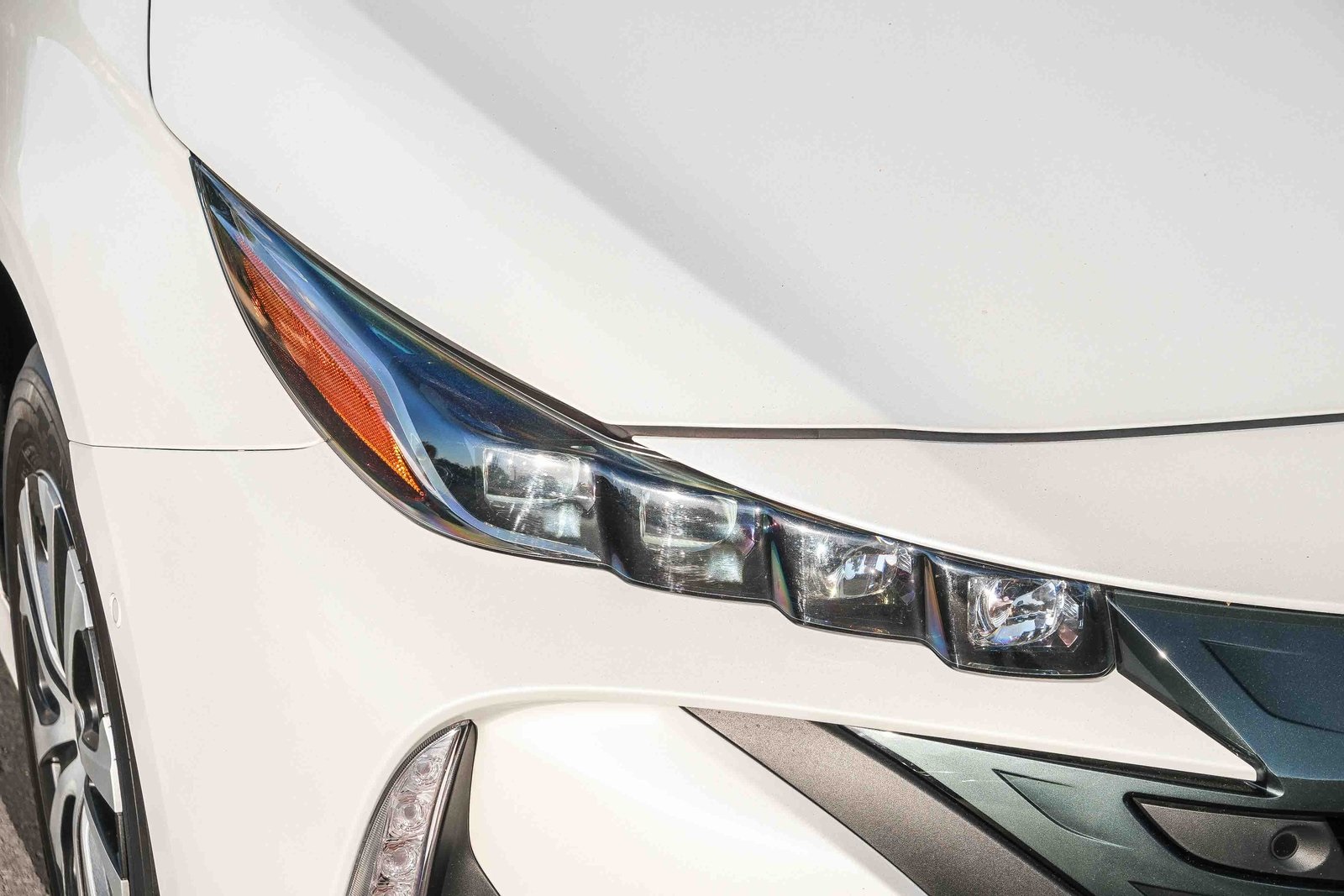 2022 Toyota Prius Prime Limited photo 4