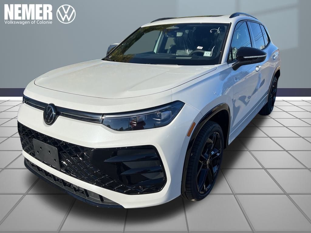 2025 Volkswagen Tiguan SE R-LINE BLACK's photo