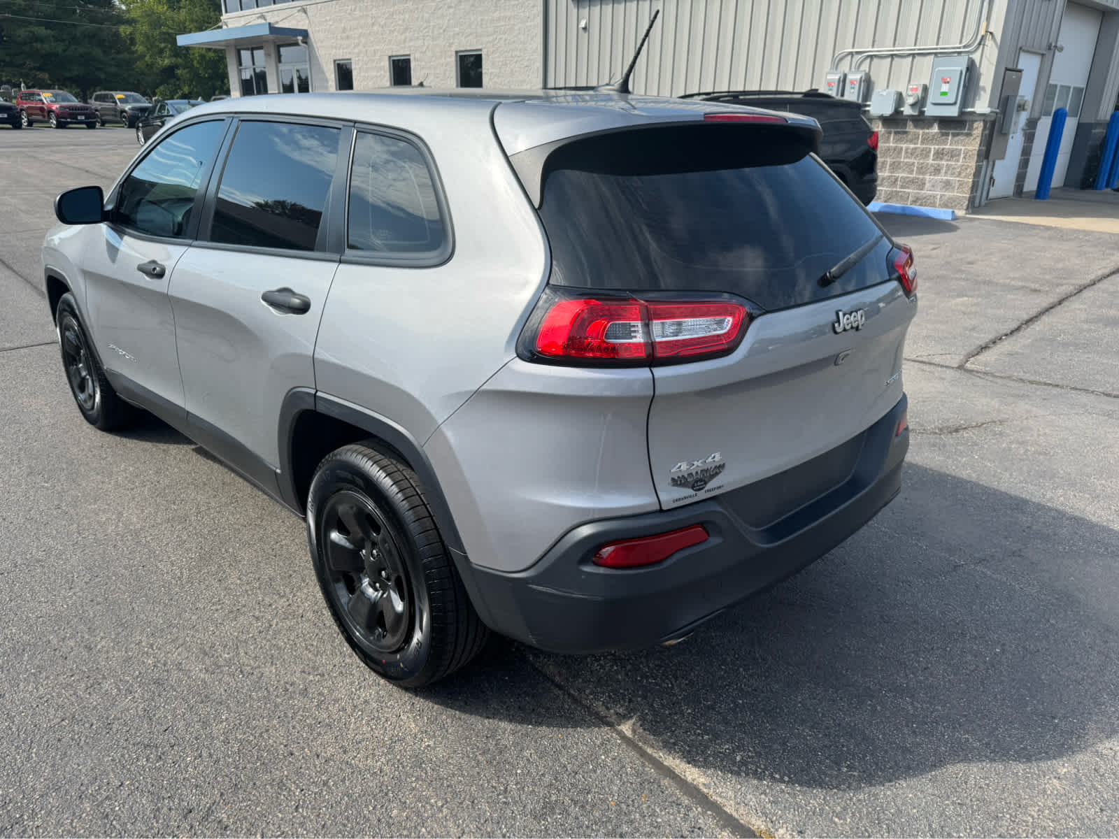 2015 Jeep Cherokee Sport photo 5