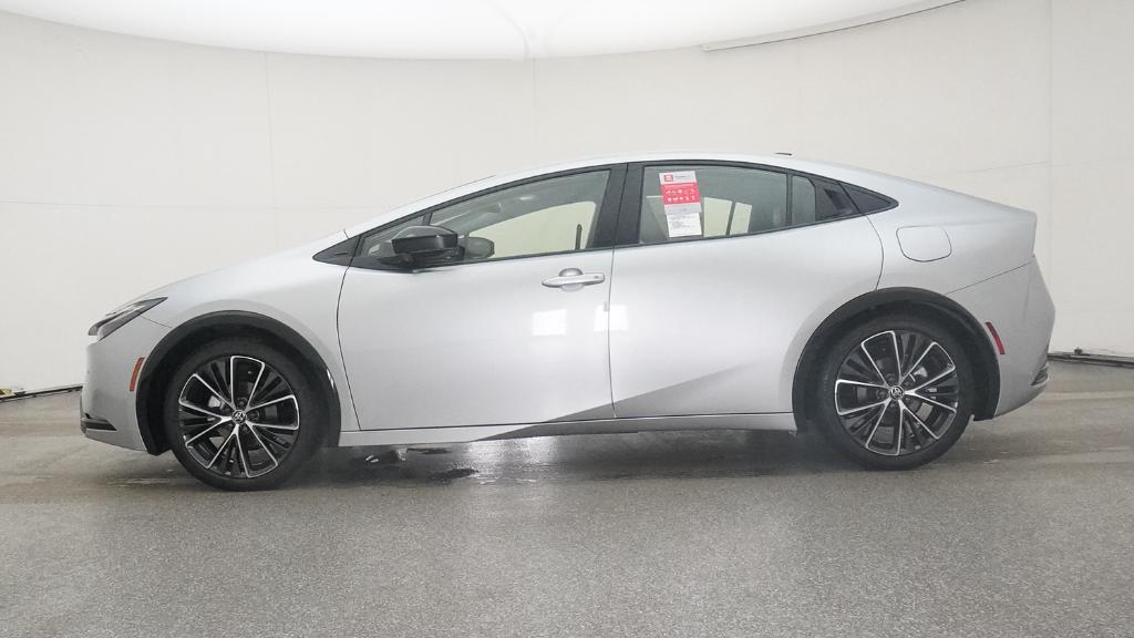 2026 Toyota Prius XLE photo 9