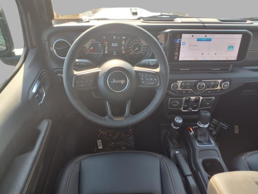 2025 Jeep Gladiator Sport photo 3