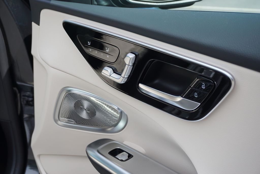 2025 Mercedes Benz C 300 4MATIC photo 57