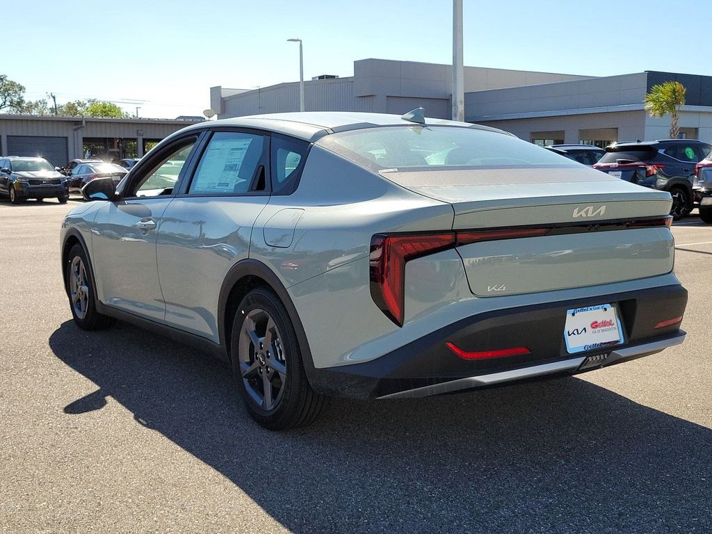 2025 Kia K4 LXS photo 7