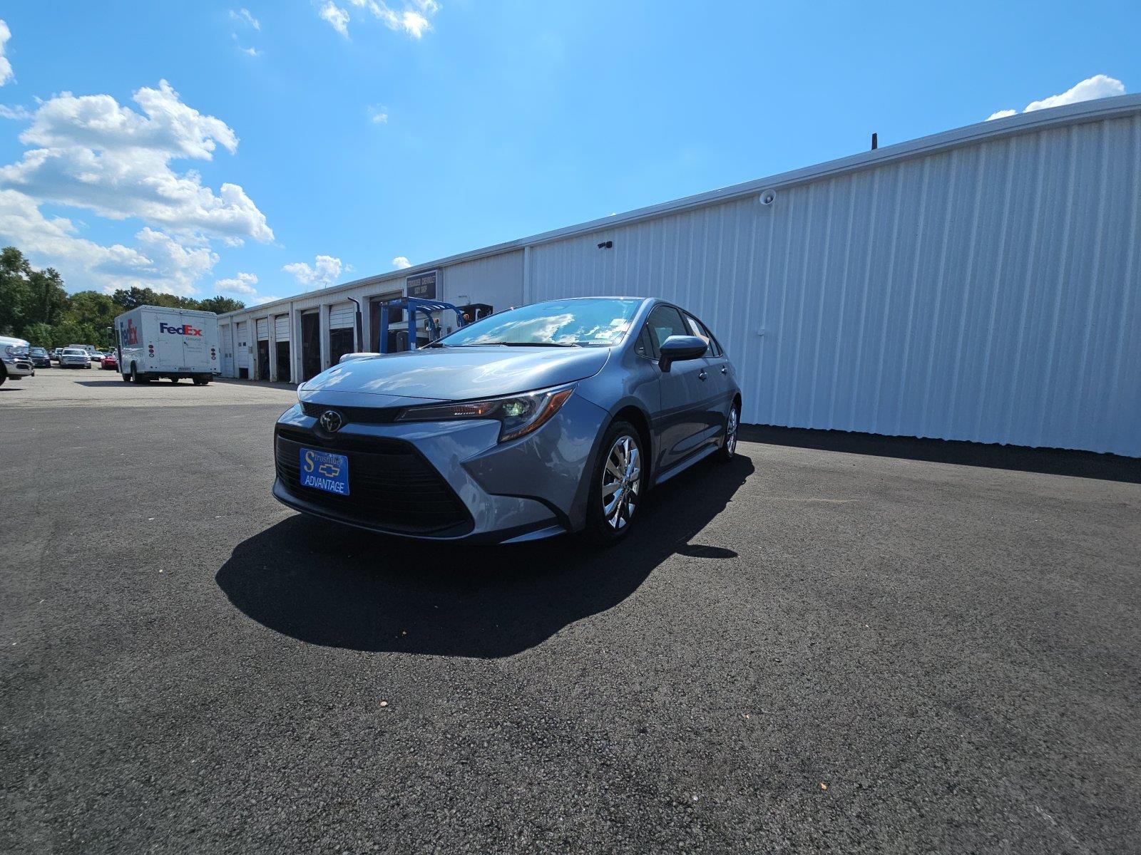 2023 Toyota Corolla LE's photo