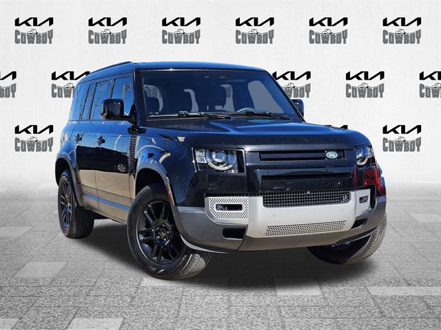 2025 Land Rover Defender S's photo