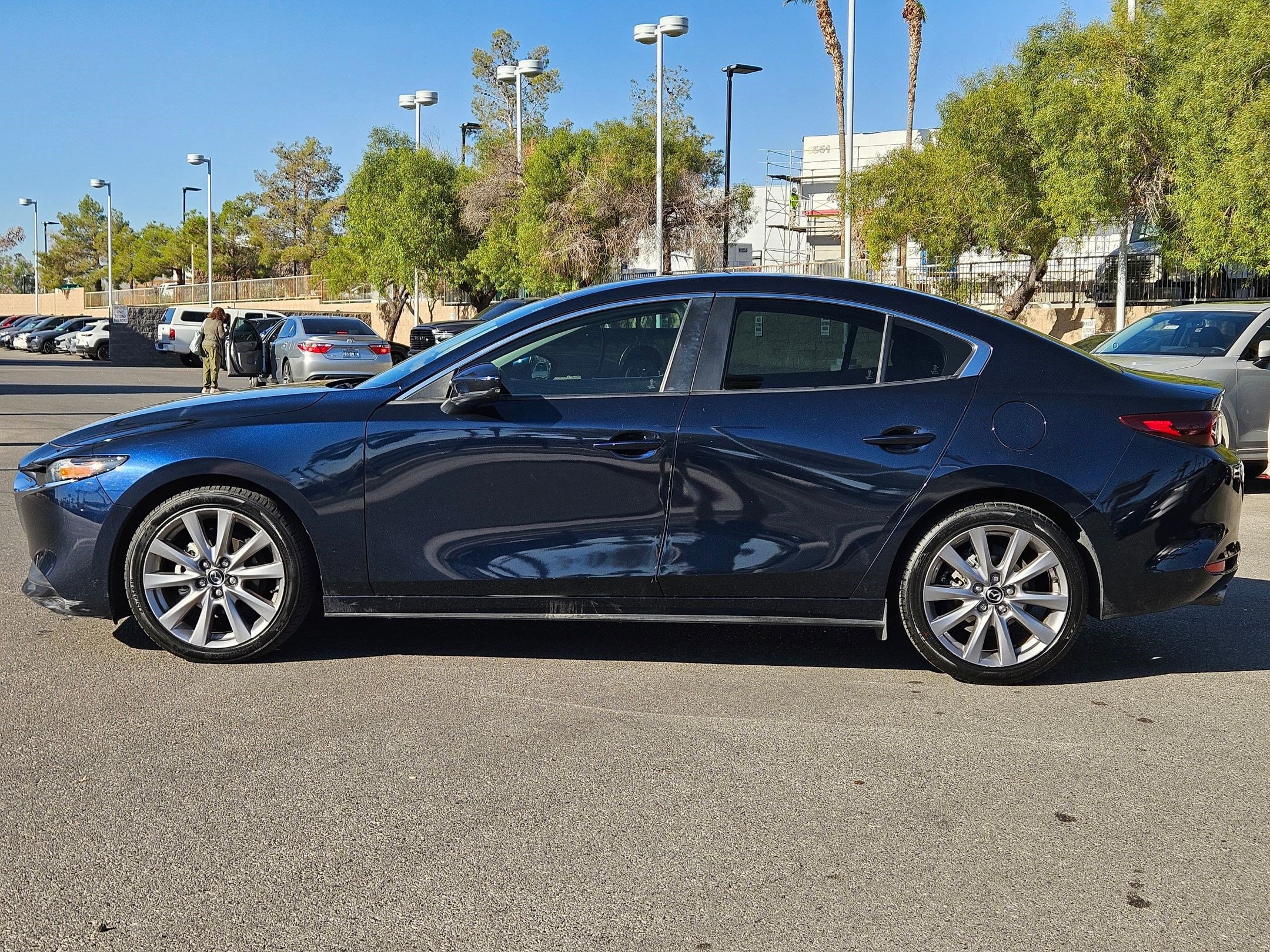 2022 Mazda Mazda3 Select photo 2