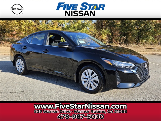 2025 Nissan Sentra S's photo