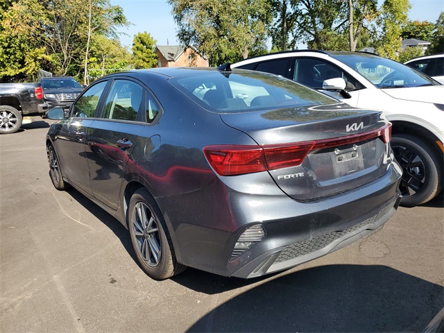 2023 Kia Forte LXS photo 3
