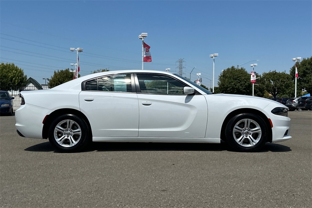 2022 Dodge Charger SXT photo 3