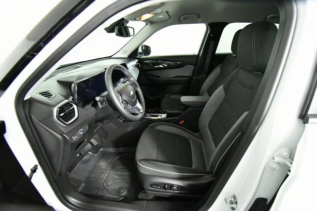 2025 Chevrolet Trailblazer LT photo 4