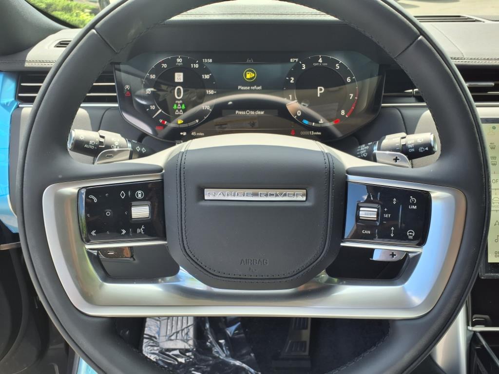 2025 Land Rover Range Rover SE photo 9