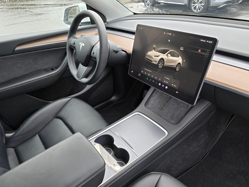 2023 Tesla Model Y Long Range photo 12