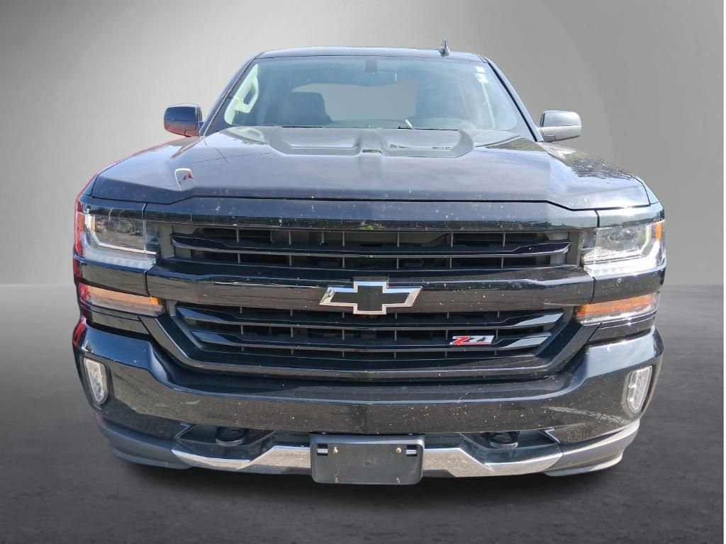Used 2018 Chevrolet Silverado 1500 LT with VIN 3GCUKREC9JG191028 for sale in Red Wing, Minnesota