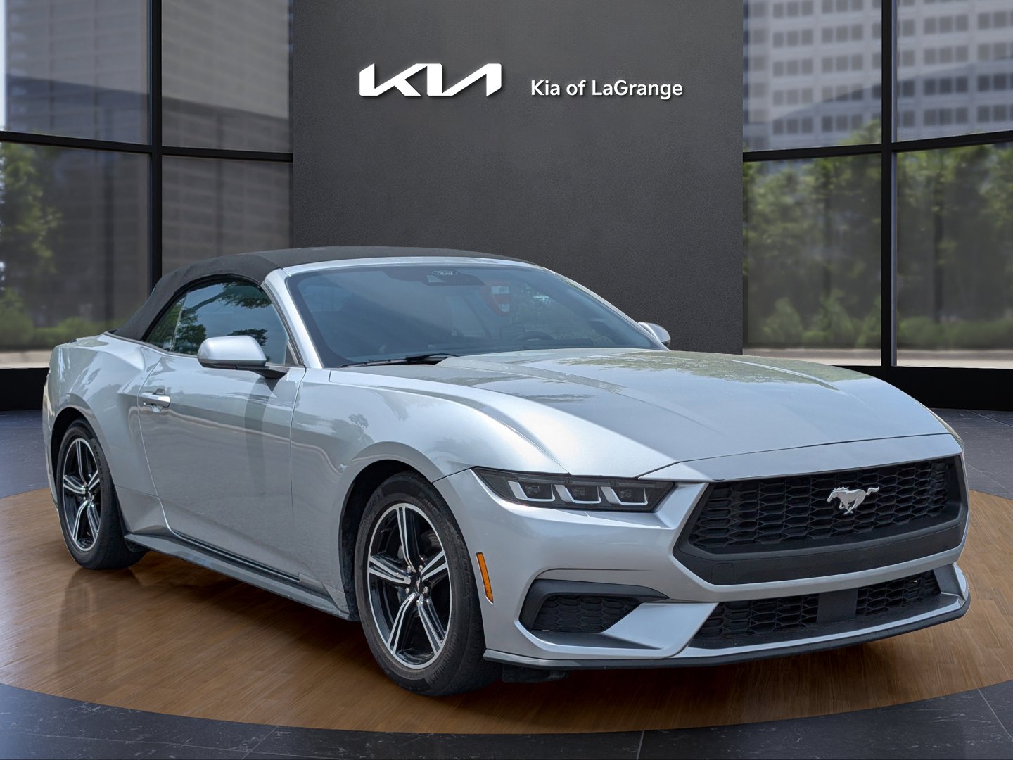 2024 Ford Mustang EcoBoost photo 3