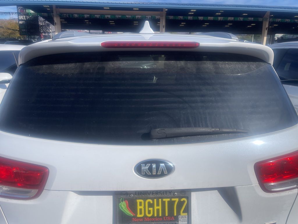 2017 Kia Sorento LX photo 4