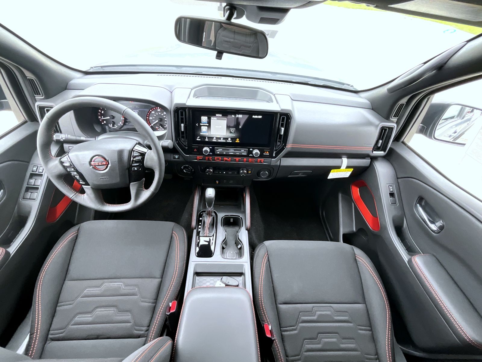 2025 Nissan Frontier PRO-4X photo 12
