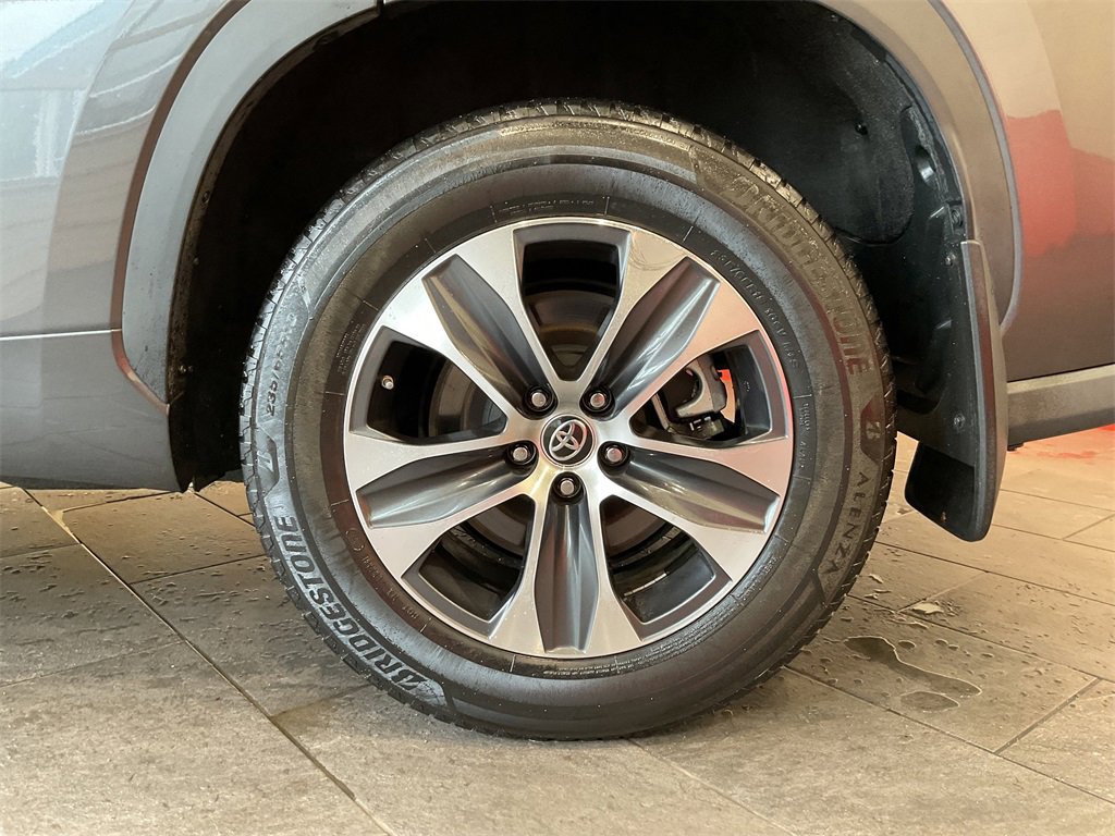 2022 Toyota Highlander XLE photo 4