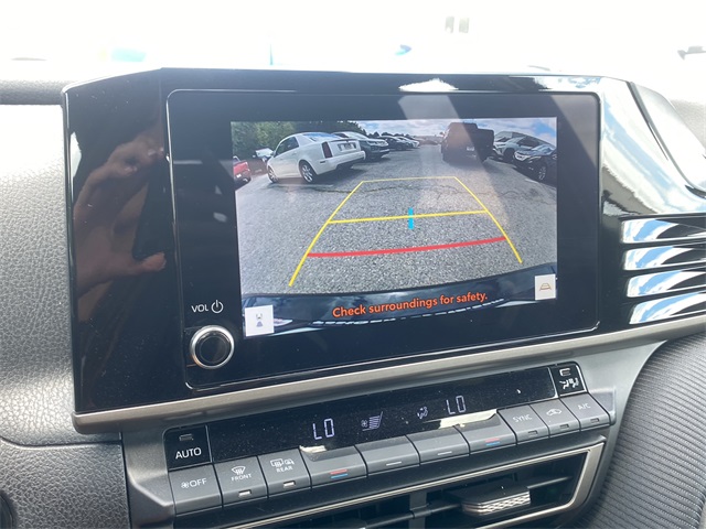 2025 Toyota Camry SE photo 29