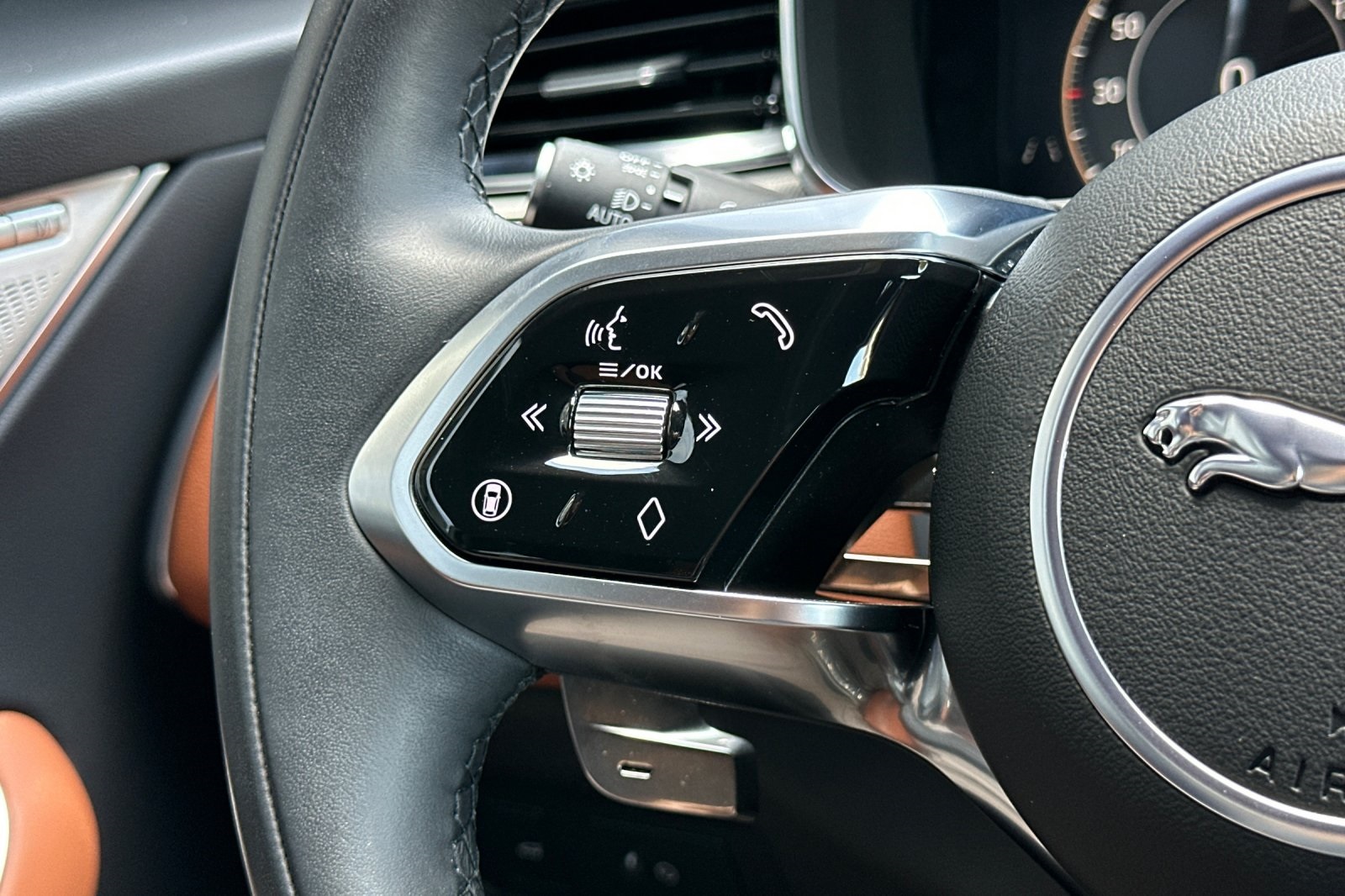 2025 Jaguar F-PACE P400 R-Dynamic S photo 26