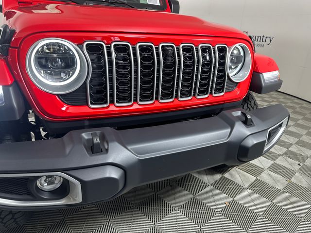 2025 Jeep Wrangler Sahara photo 5