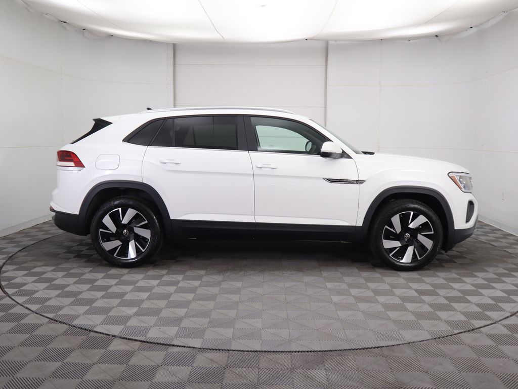2026 Volkswagen Atlas Cross Sport SE Technology photo 3