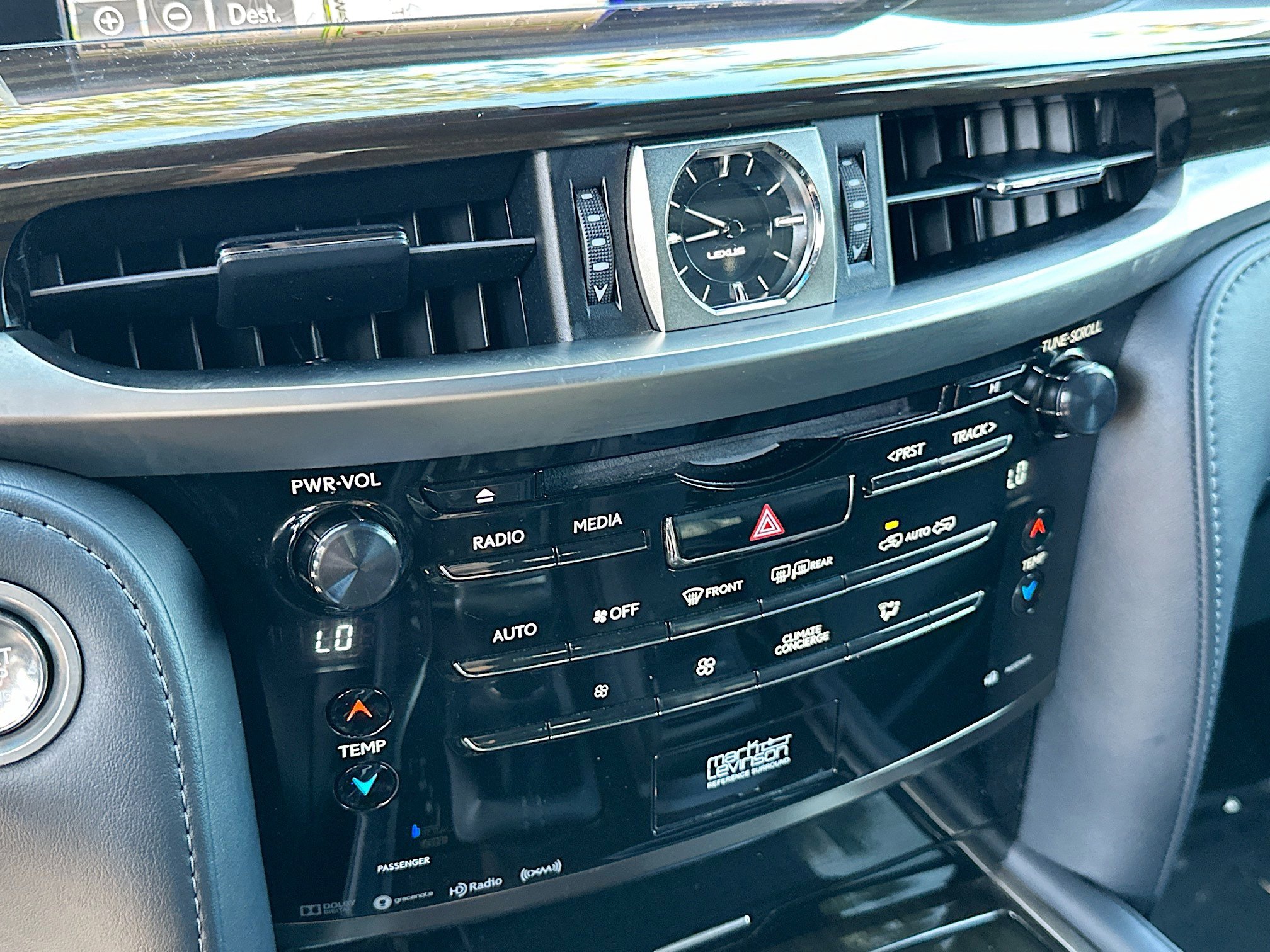 2020 Lexus LX 570 photo 16