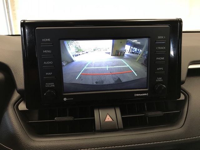 2021 Toyota RAV4 LE photo 21