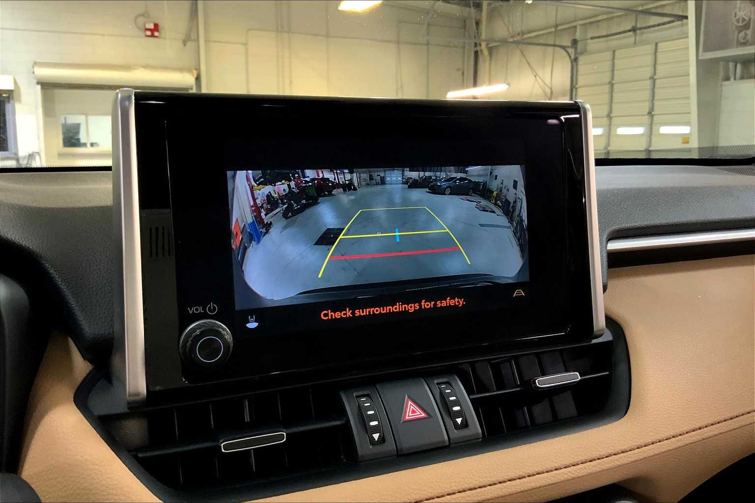 2024 Toyota RAV4 XLE Premium photo 25