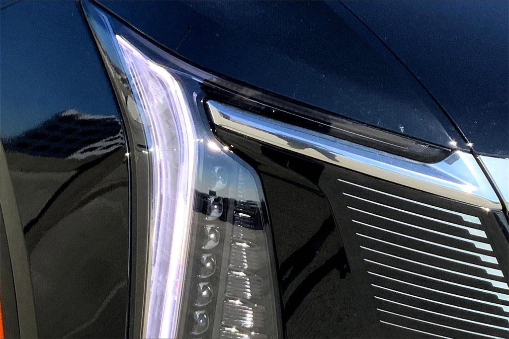 2025 Cadillac Escalade IQ Luxury photo 14