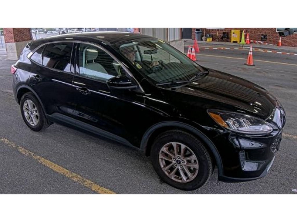 2021 Ford Escape Hybrid SE photo 3