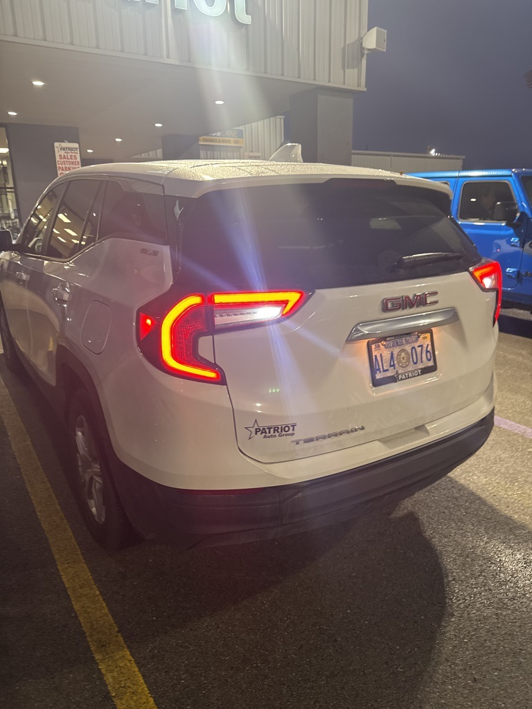 2024 Gmc Terrain SLE photo 2