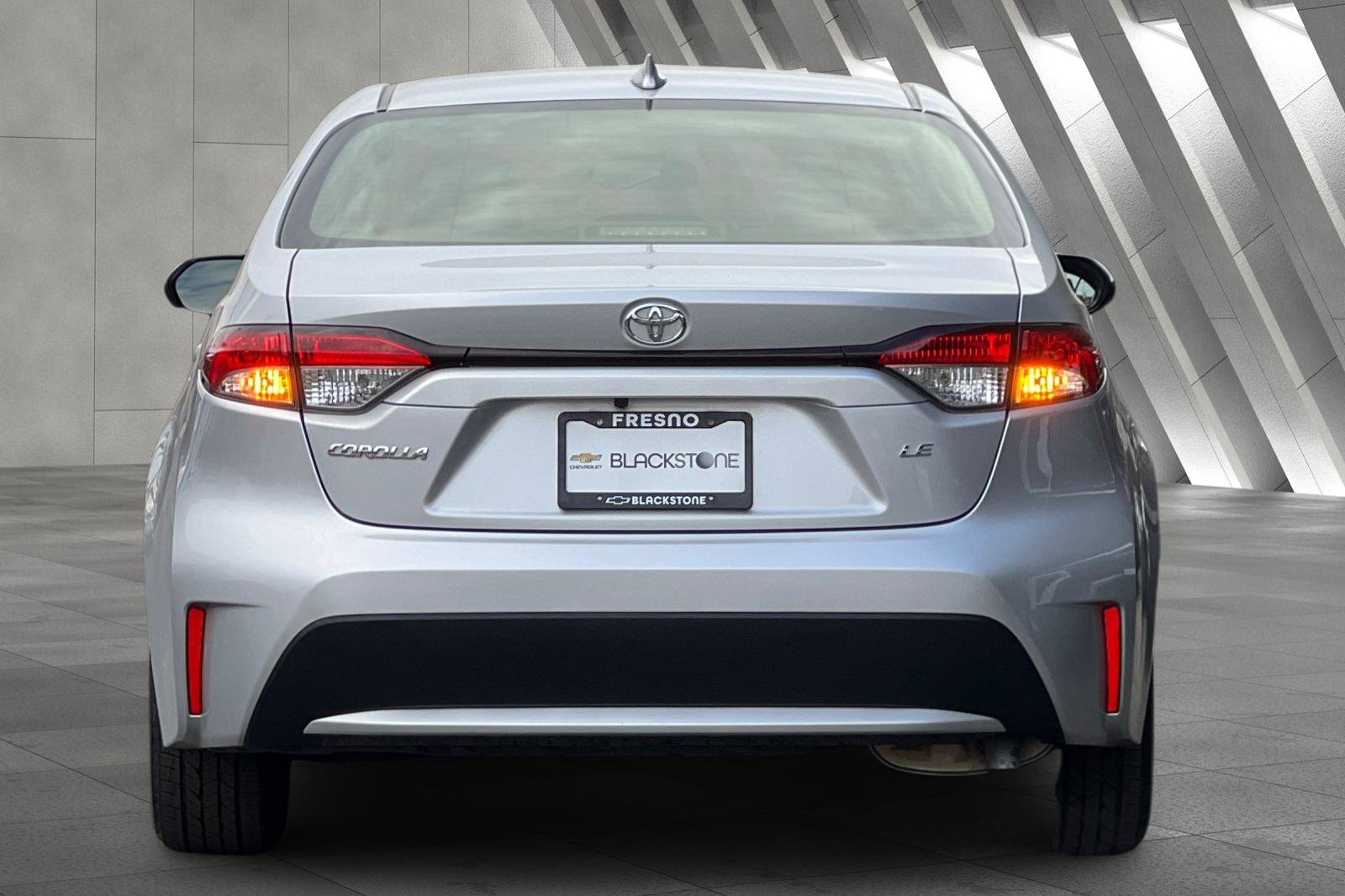 2020 Toyota Corolla LE photo 4