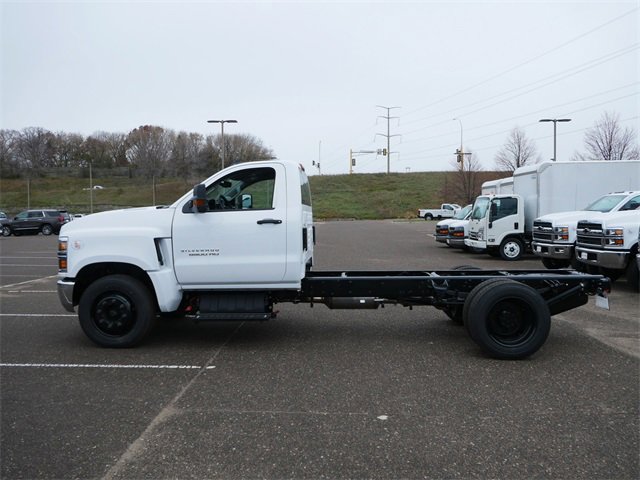 2023 Chevrolet Silverado 5500HD Work Truck photo 4