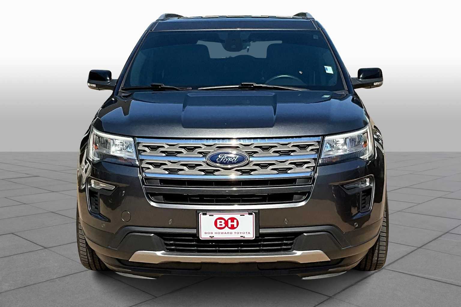 2018 Ford Explorer XLT photo 3