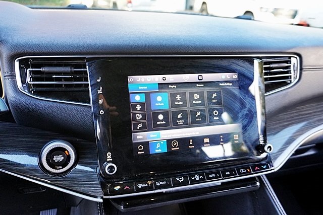 Used 2022 White Jeep Series II image 25