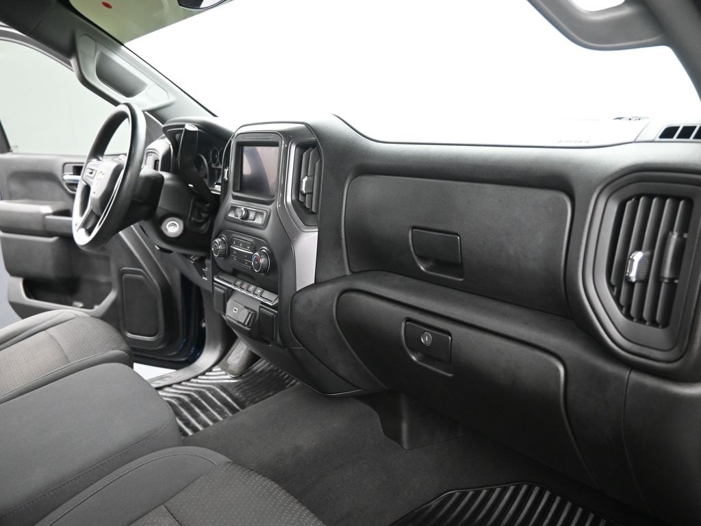 2020 Chevrolet Silverado 1500 Custom photo 17
