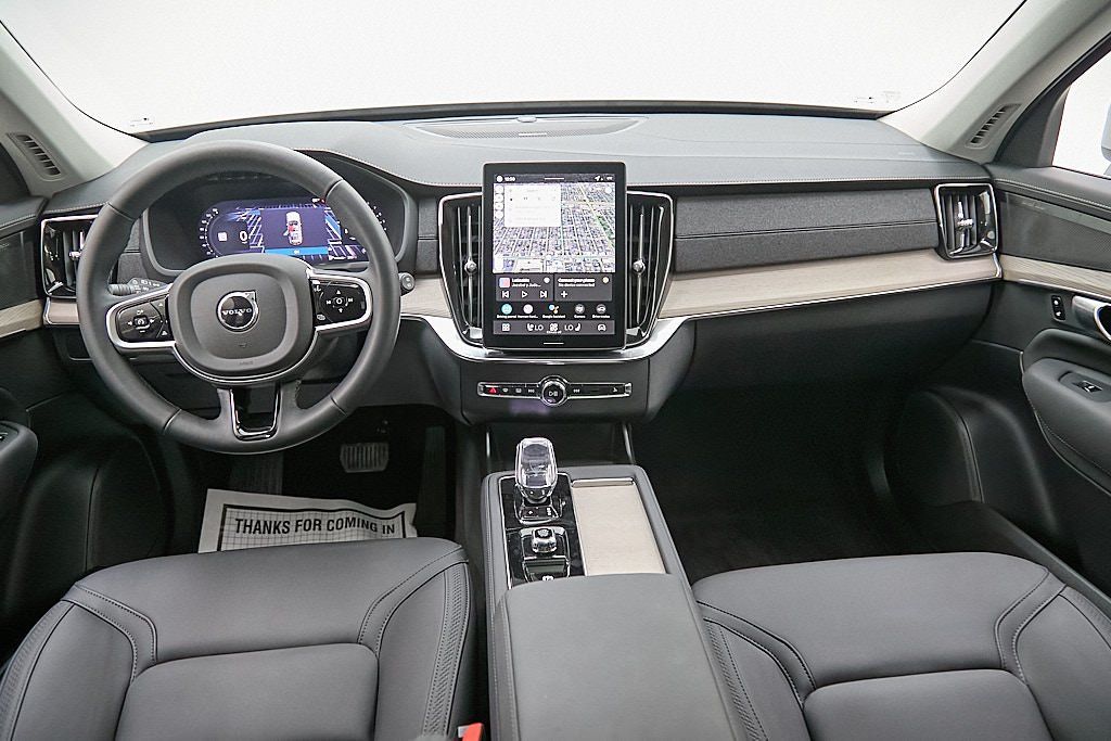 2026 VOLVO XC90 - Image 25