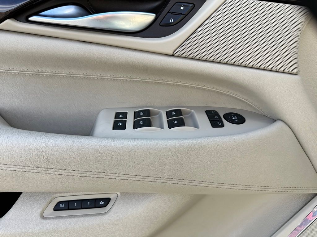 2016 Cadillac Escalade ESV Luxury photo 17