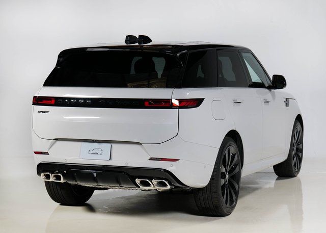 2025 Land Rover Range Rover Sport SE photo 2
