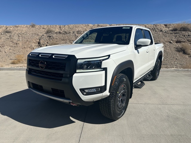2025 Nissan Frontier PRO-4X's photo