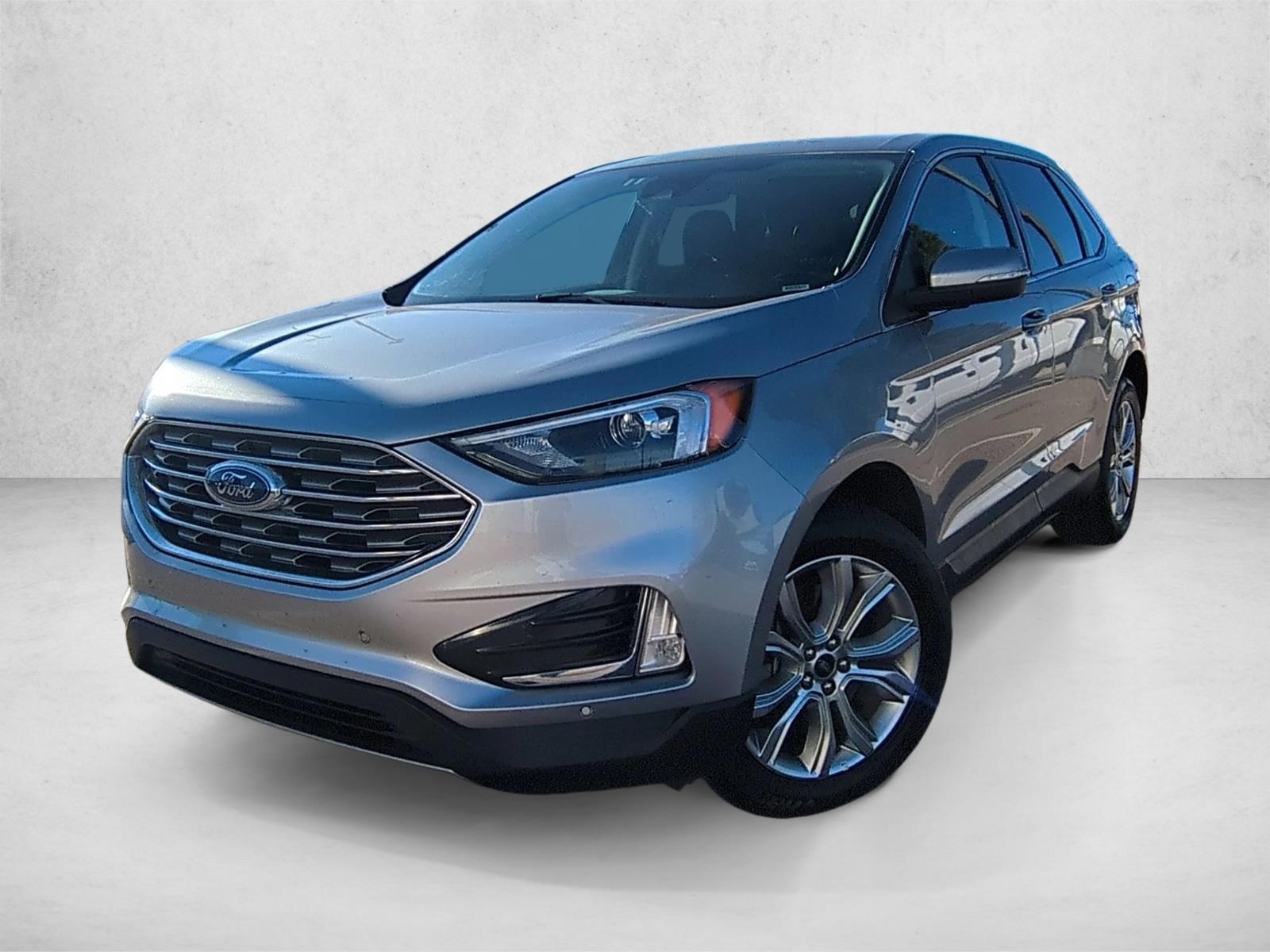 2024 Ford Edge Titanium's photo