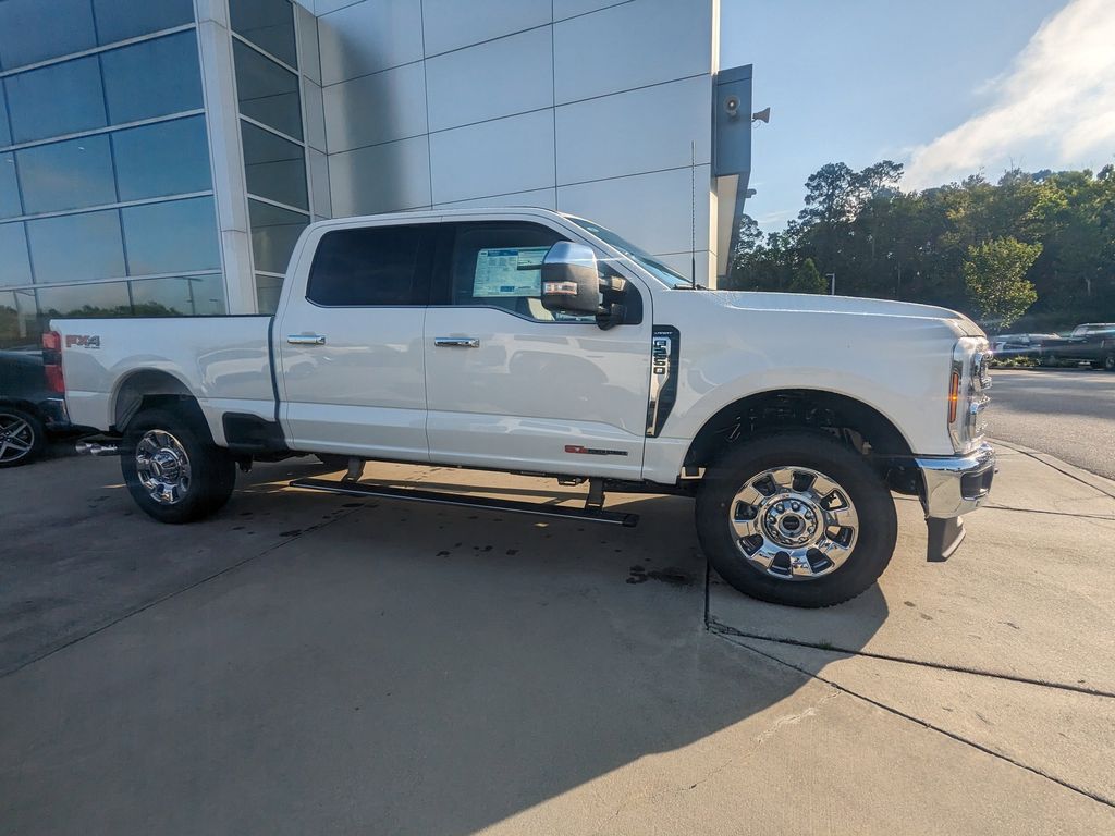 2025 Ford F-250 Lariat photo 3